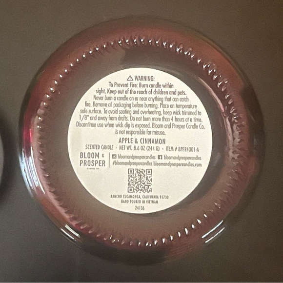 Apple & Cinnamon scented candle - Picture 3 of 4